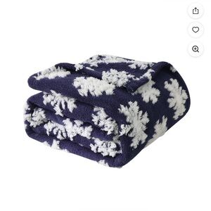 Mainstays Blue Snowflake Sherpa Throw Blanket, 50"x60", Adult/Teen